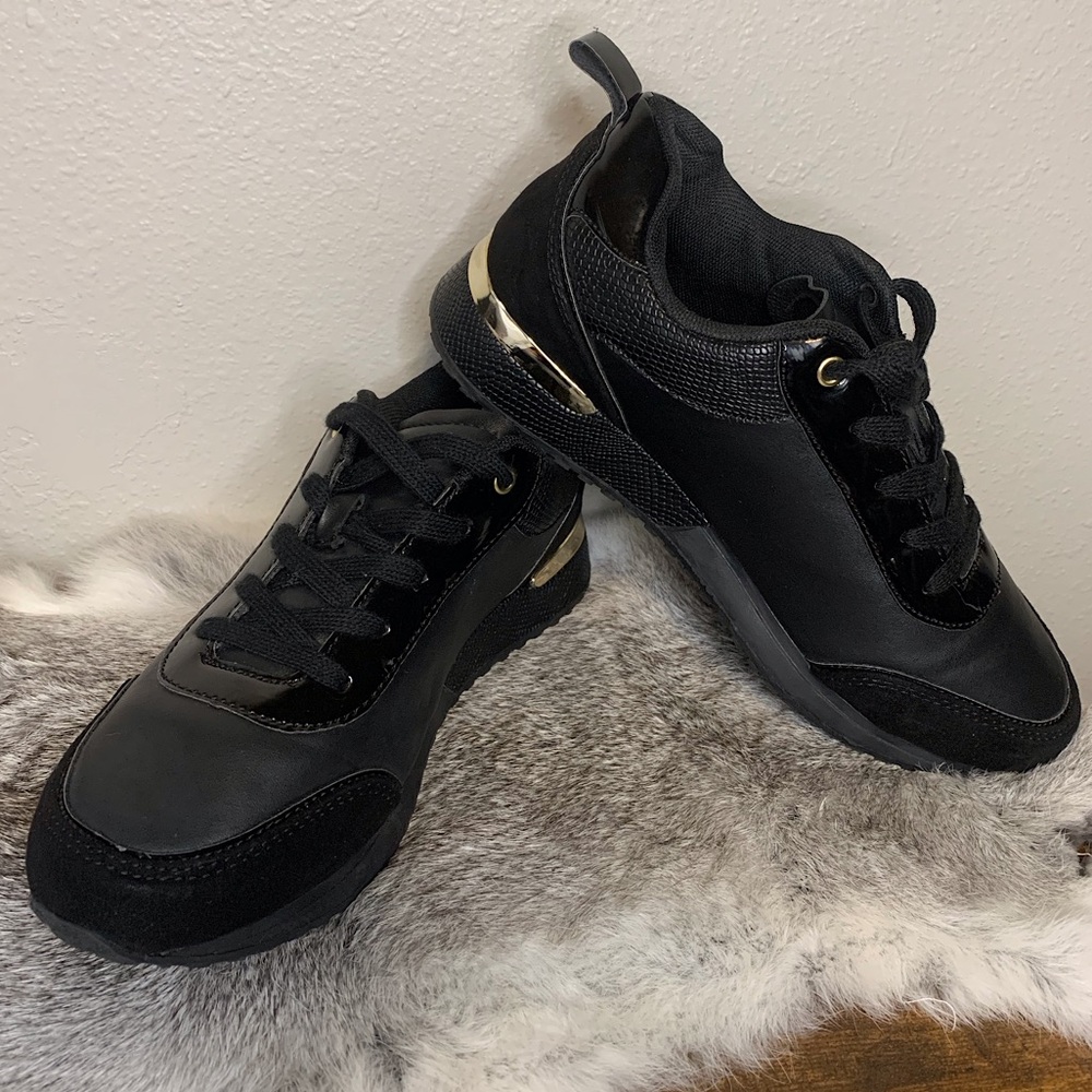 Shoe Dazzle “Verlyn” Women Sz 8.5 Platform Sneaker